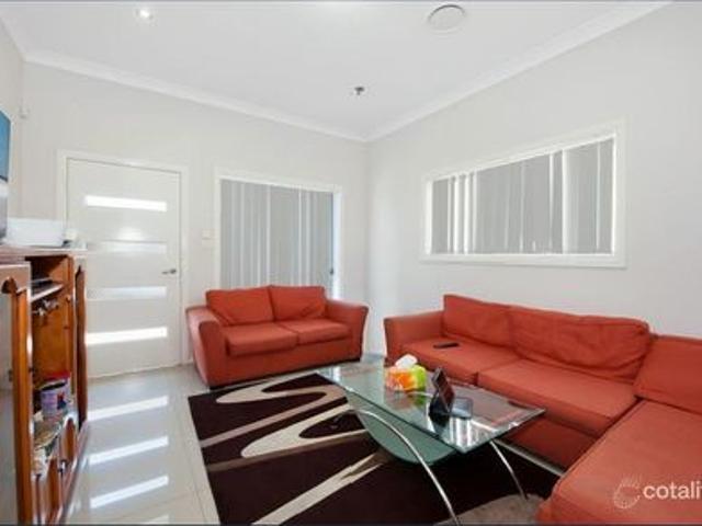 Townhouse for rent in Sydney, New South Wales