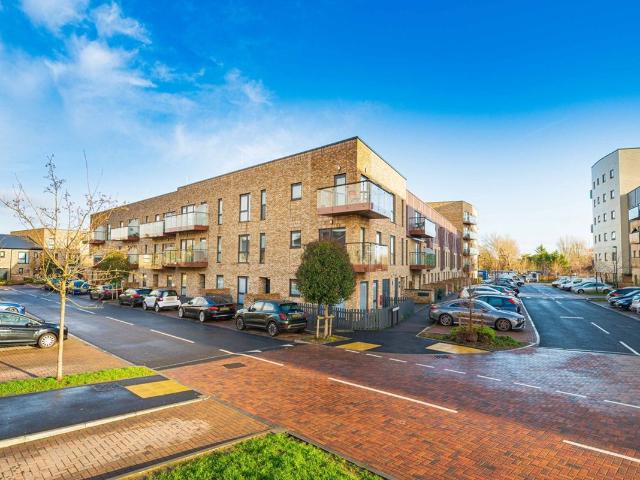 Apartment for rent in The Wrythe, Greater London