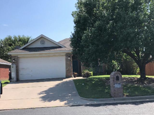 House for sale in Fox Hollow, Weatherford
