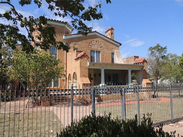 House for sale in Taylor, Texas