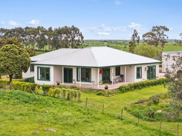 Cottage for sale in Beeac, Victoria