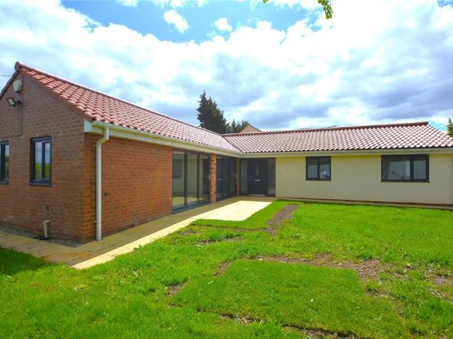 House for rent in Little Preston, West Yorkshire