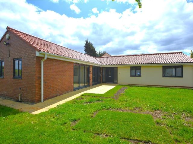 House for rent in Little Preston, West Yorkshire