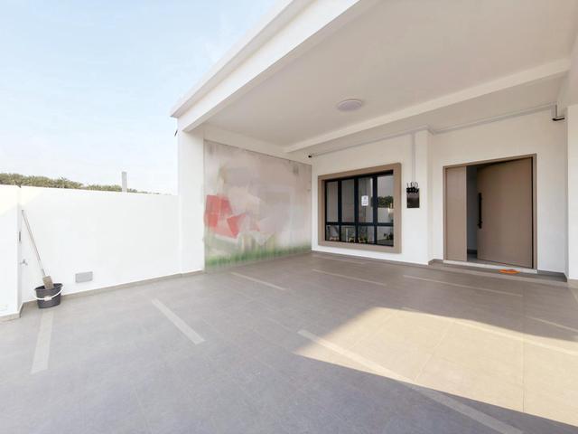 Terraced House for sale in Malaka