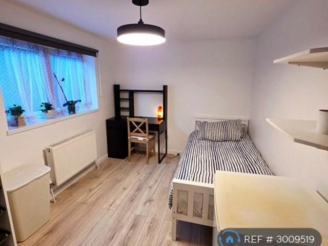 Apartment for rent in Plumstead, Greater London