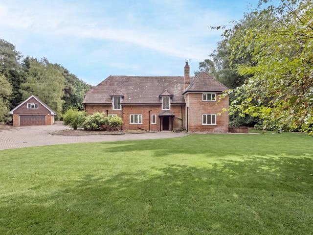 House for rent in Martin's Heron, Winkfield