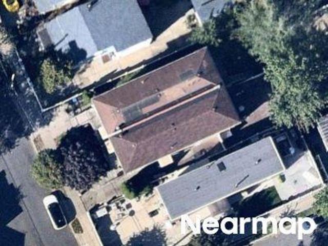 House for sale in The Bronx, Arverne