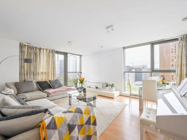 House for rent in Blackwall, Greater London