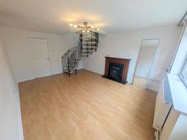 Townhouse for rent in Sketchley, Hinckley and Bosworth