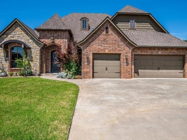 House for sale in Moore House for sale in Moore
