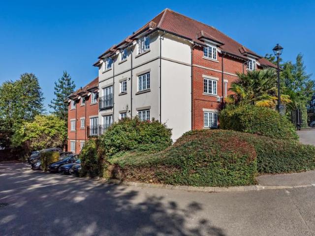 House for rent in Harrow On The Hill, Greater London