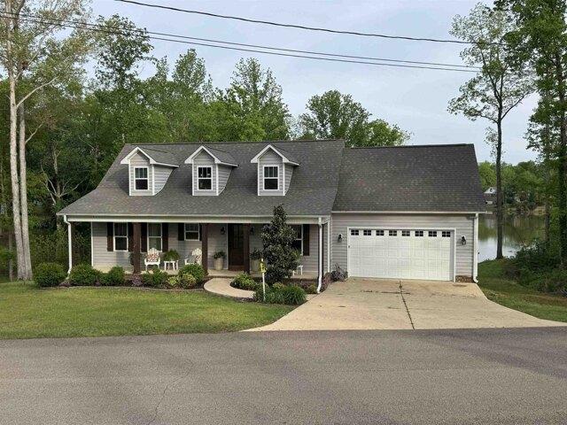 House for sale in Adamsville