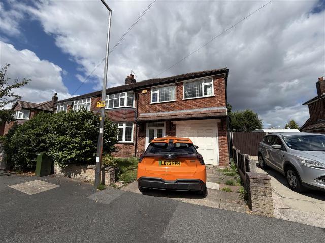 Apartment for rent in Heald Green, Greater Manchester