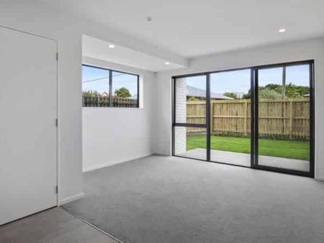 Townhouse for rent in Heathcote, Canterbury