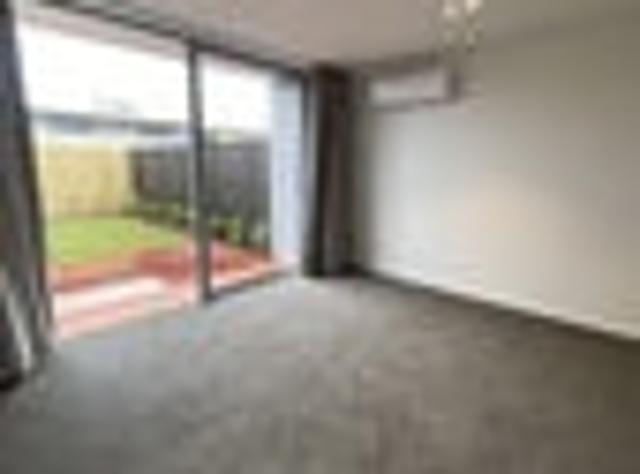 Townhouse for rent in Heathcote, Canterbury
