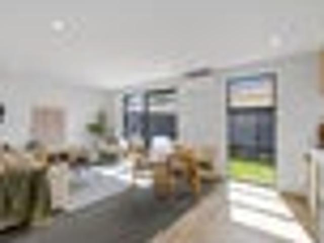 Townhouse for rent in Heathcote, Canterbury