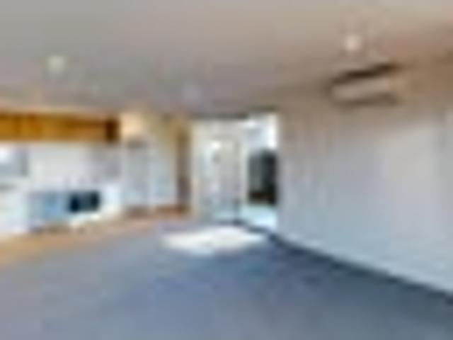 Townhouse for rent in Heathcote, Canterbury