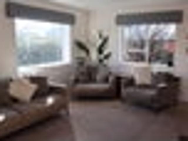 Townhouse for rent in Heathcote, Canterbury