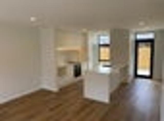 Townhouse for rent in Heathcote, Canterbury