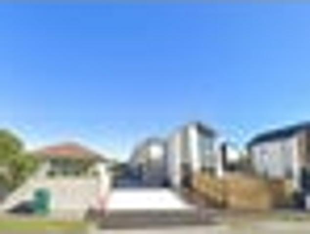 Townhouse for rent in Heathcote, Canterbury