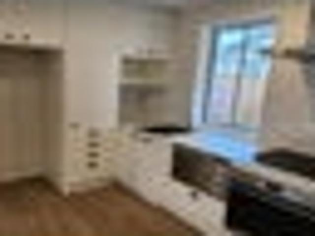 Townhouse for rent in Heathcote, Canterbury