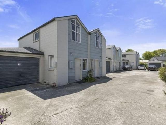Apartment for rent in Heathcote, Canterbury