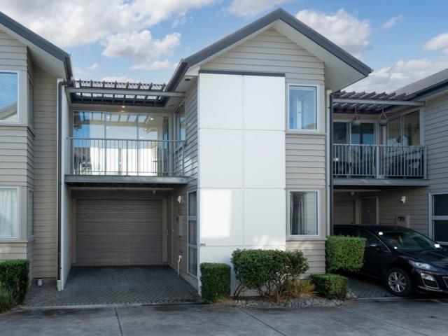 House for rent in Heathcote, Canterbury