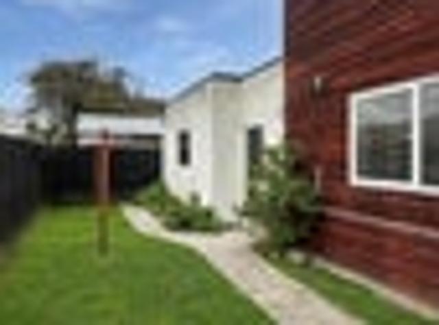 Townhouse for rent in Heathcote, Canterbury