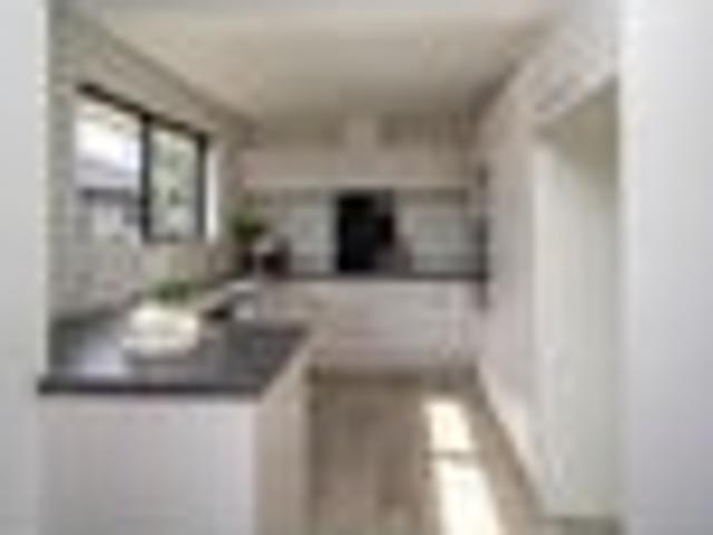 Townhouse for rent in Heathcote, Canterbury