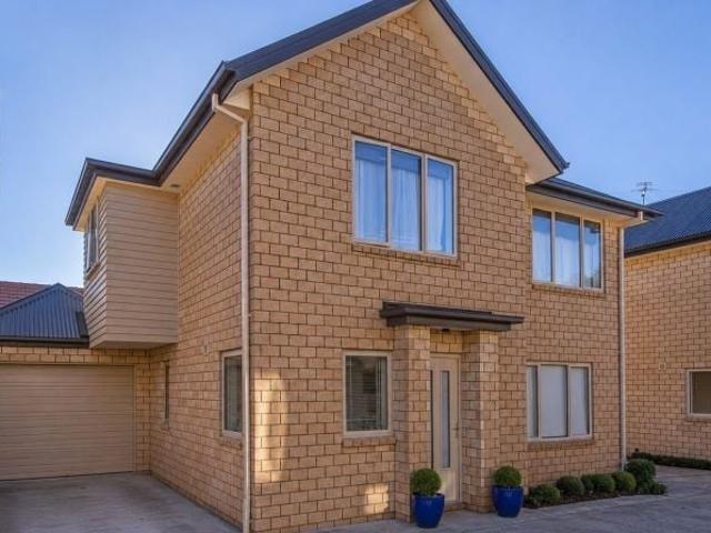 House for rent in Heathcote, Canterbury