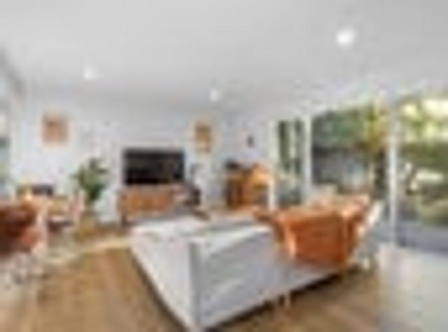 Townhouse for rent in Heathcote, Canterbury