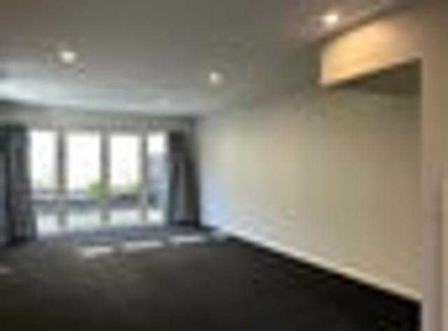 Townhouse for rent in Heathcote, Canterbury