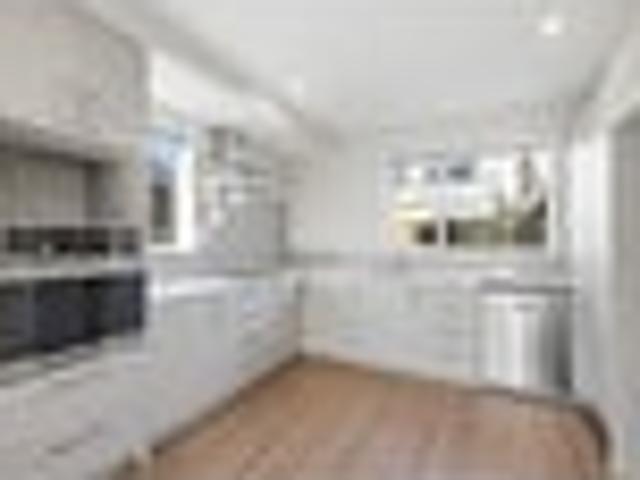 Townhouse for rent in Heathcote, Canterbury