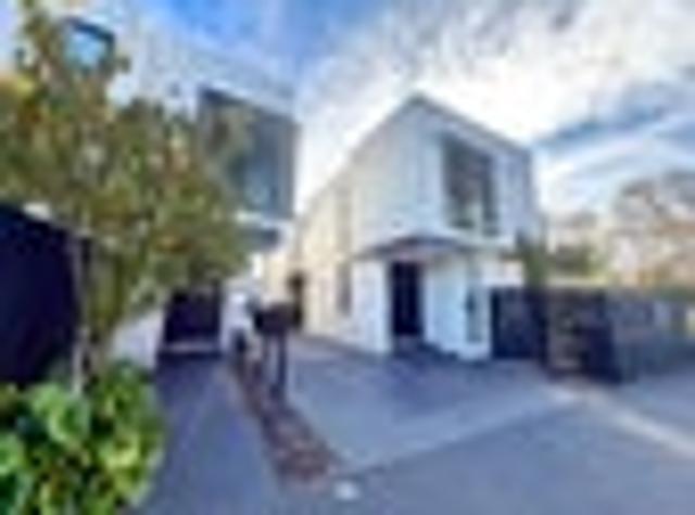 Townhouse for rent in Heathcote, Canterbury