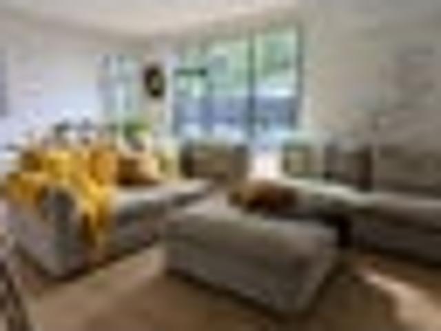 Townhouse for rent in Heathcote, Canterbury