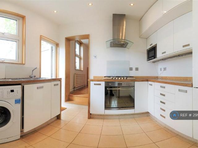 Apartment for rent in Penge, Greater London
