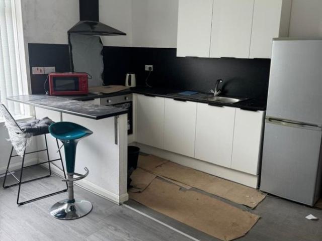Studio for rent in West Yorkshire
