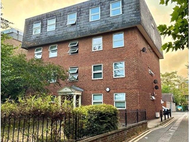 Studio for rent in London Borough of Croydon, Selhurst