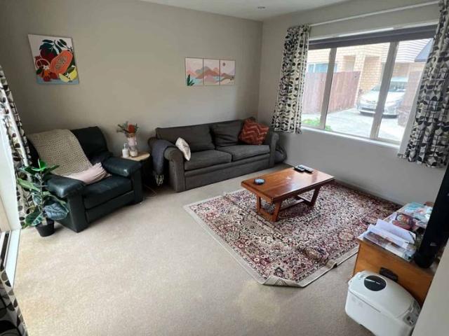 Townhouse for rent in Heathcote, Canterbury