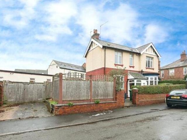 House for sale in Halesowen, West Midlands
