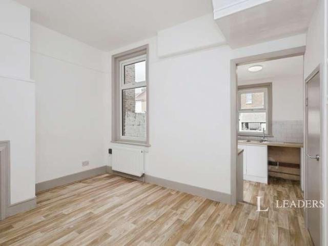 House for rent in Roselands, Eastbourne