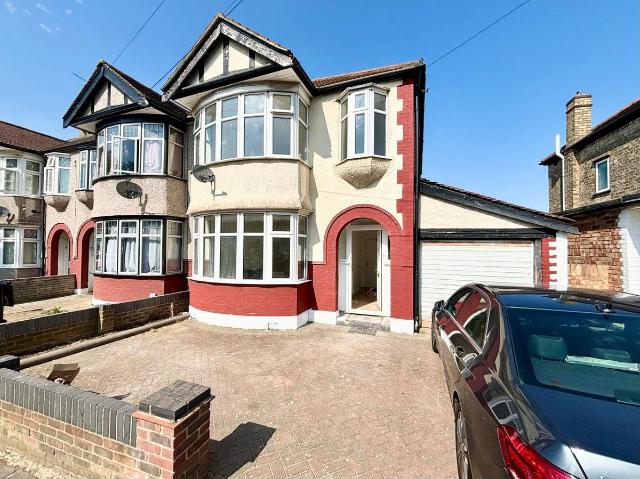 House for rent in Barkingside, Greater London