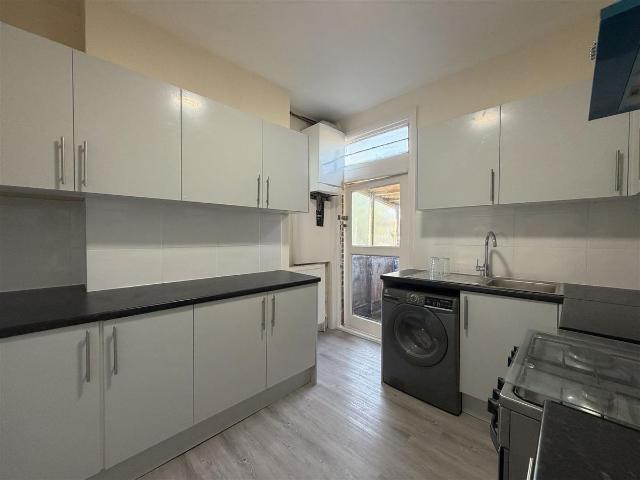 Apartment for rent in Colney Hatch, Greater London