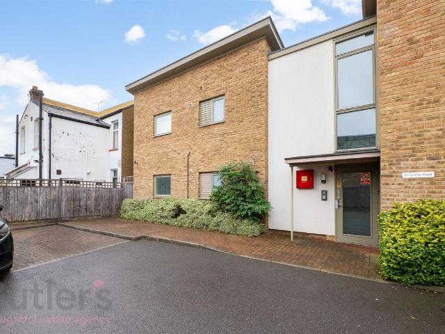 Studio for rent in London Borough of Sutton, Greater London