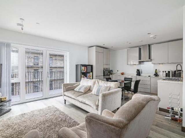 Apartment for rent in Holywell Estate, North Watford