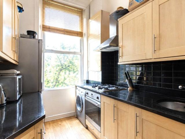 House for rent in The Apostles, Greater London