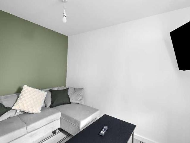 Room for rent in Pennycomequick, Plymouth