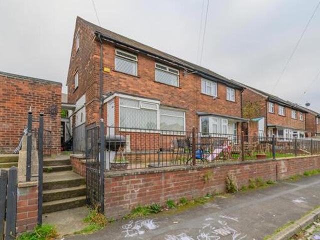 House for sale in Dewsbury, Kirklees