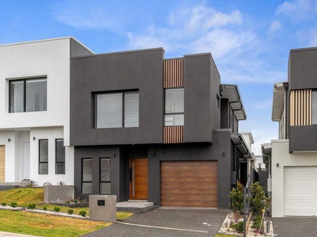 Townhouse for rent in Dunmore, New South Wales