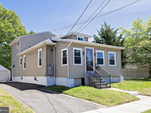 House for sale in Gloucester City